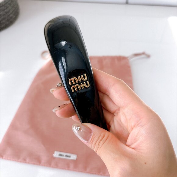 BRAND NEW MIUMIU HEADBAND, SUPER CUTE, STILL IN PACKAGING BLACK - Picture 3 of 8